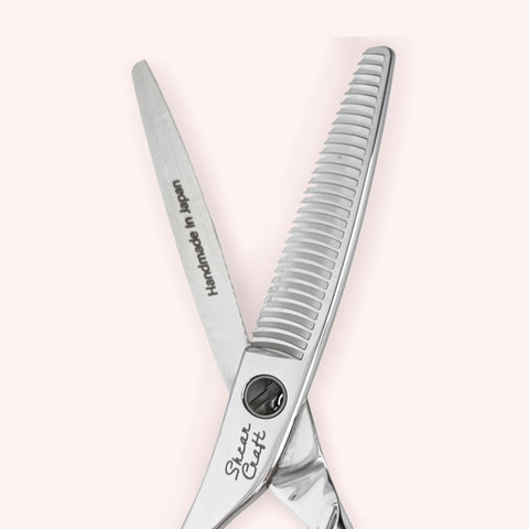 Aura 6030 Lefty Japanese handmade hair shear – close-up of open blades