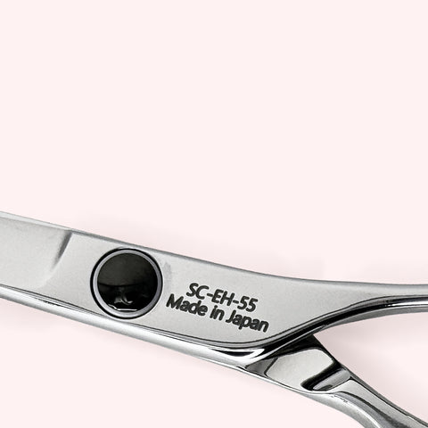 Eclipse 5.5 Japanese handmade hair shear – close up back engraving