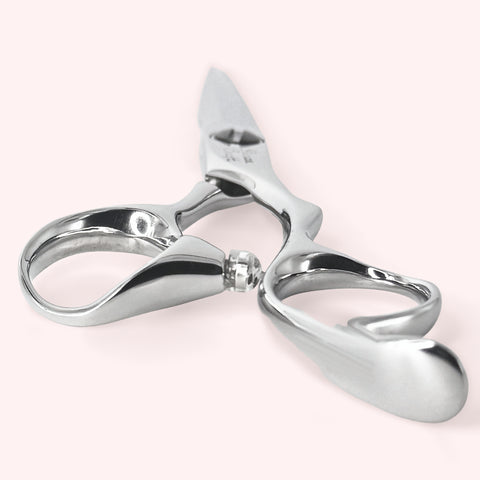 Genesis 5.75 Japanese handmade hair shear – end-on view