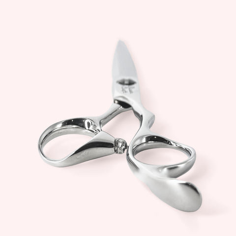 Genesis 6.75" Japanese handmade hair shear – end-on view of finger rings