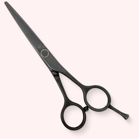 Kuro 5.5 Japanese handmade hair shear – closed, front view