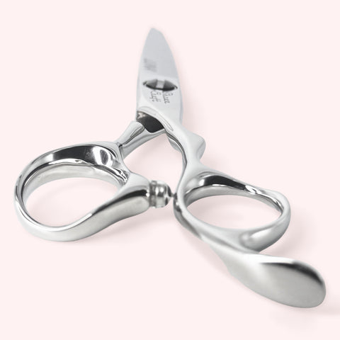 Luna 6.0 Japanese handmade hair shear – end-on view